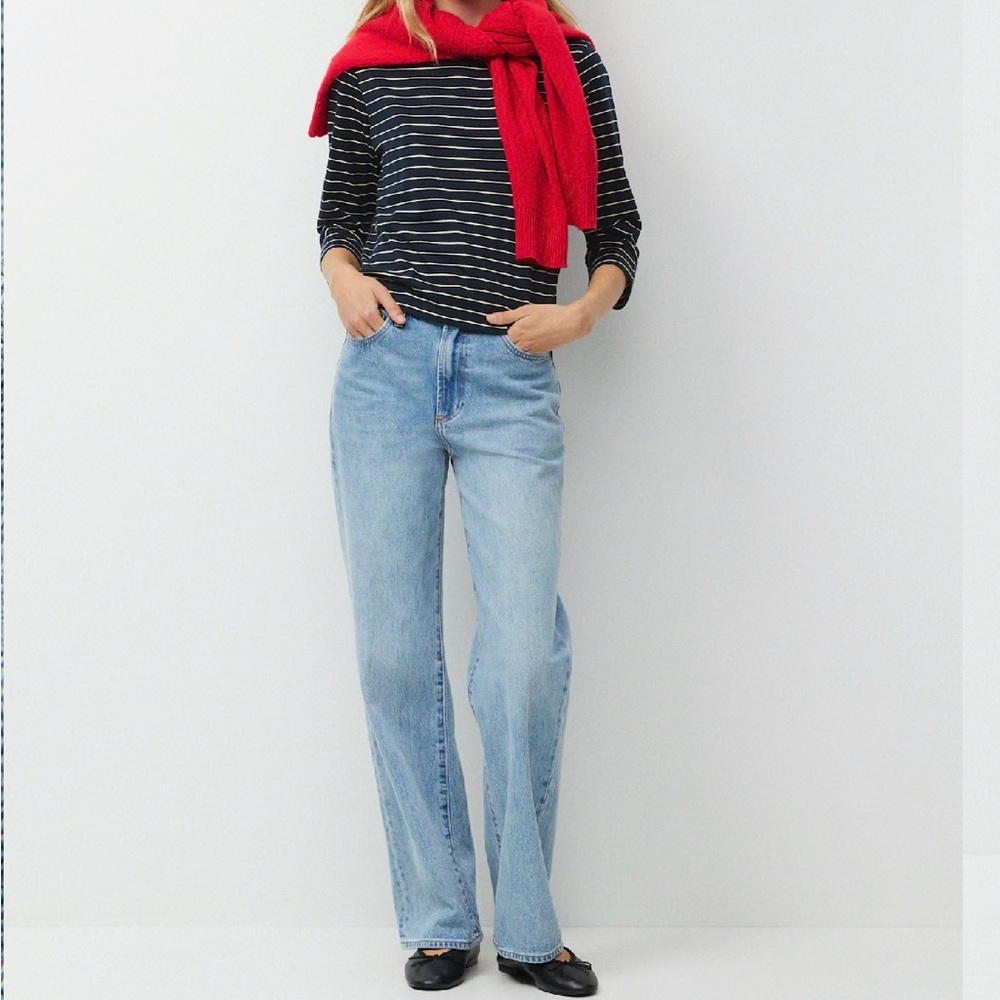 Aritzia Denim Forum The Farrah wide leg jean 32L.